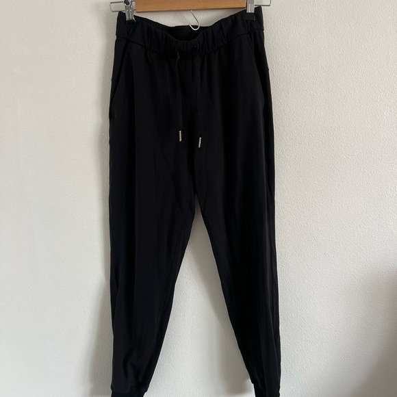 Lululemon On the Fly Jogger, size 4 - Picture 2 of 5